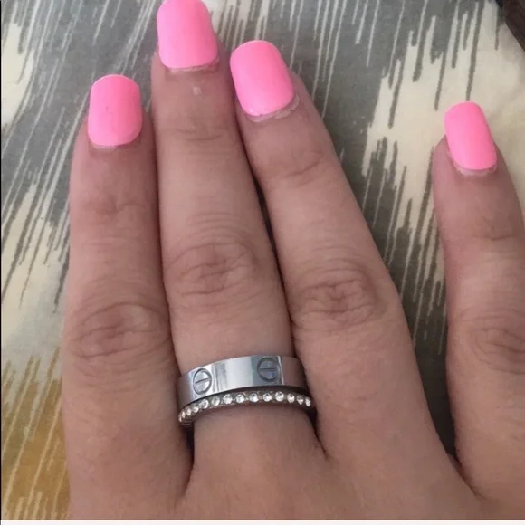 ‼️RESTOCKED‼️UNISEX love ring screw ring - Picture 2 of 5